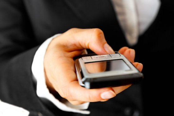 Lanza aplicación de celular para hacer denuncias sobre racismo