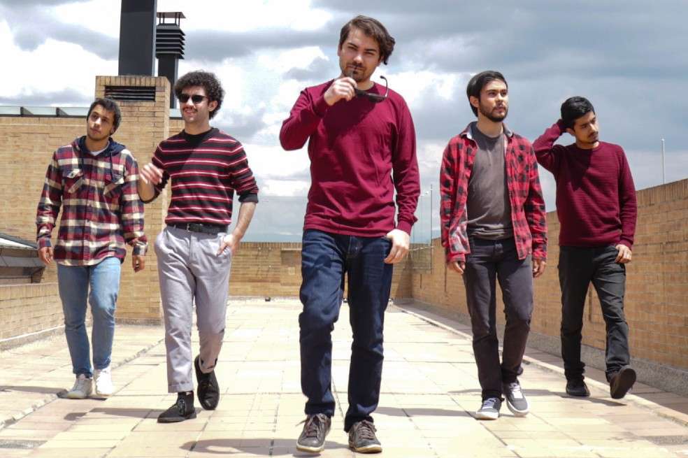 Polysson es una banda conformada por Felipe, Gianpaolo, Diego, Daniel y Fercho.