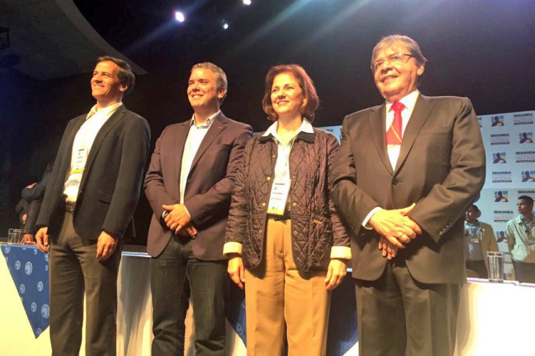 Uribismo pide consenso para definir candidato presidencial