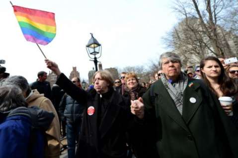 Seis de cada 10 personas apoyan el matrimonio gay en EE.UU.