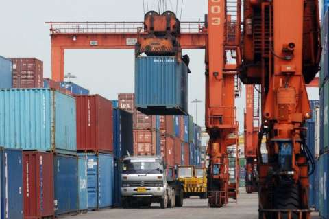 Exportaciones colombianas cayeron 30,2% en primer trimestre de 2015