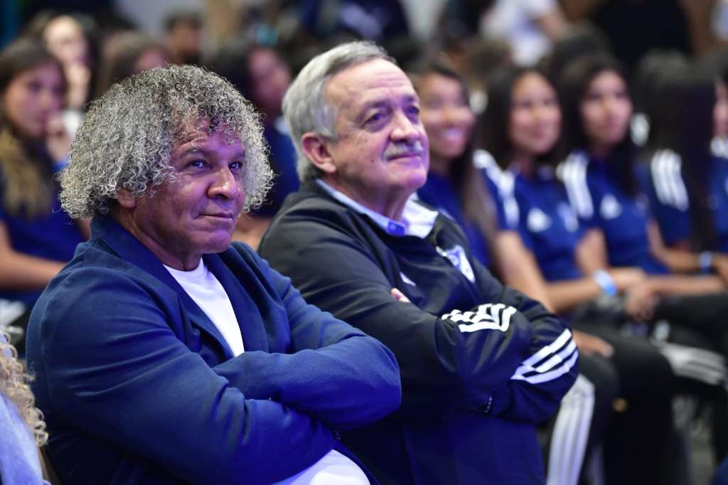 Alberto Gamero, técnico del equipo, y Enrique Camacho, presidente de Millonarios.