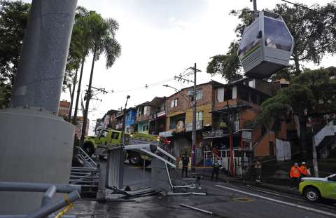 Alcalde de Medellín dio detalles de posible causa de caída de cabina de Metrocable