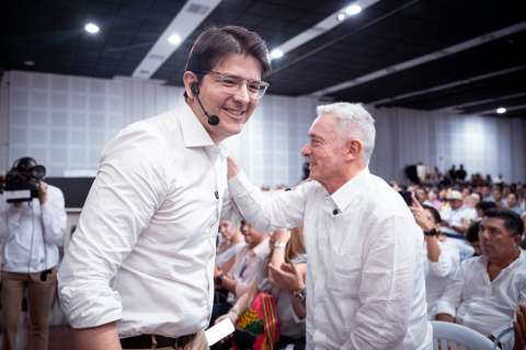 Uribismo estudia nombres para reactivar la campaña tras magnicidio de Miguel Uribe