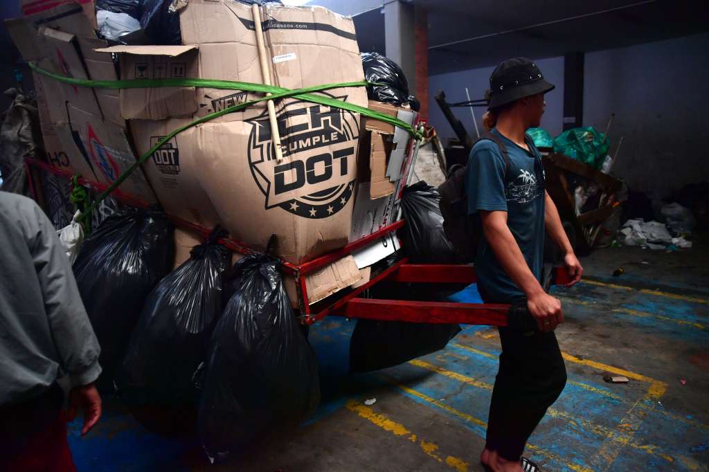 Centros de cuidado y la carnetización son un avance para los recicladores carreteros, ante la falta de vinculación al esquema de aseo.