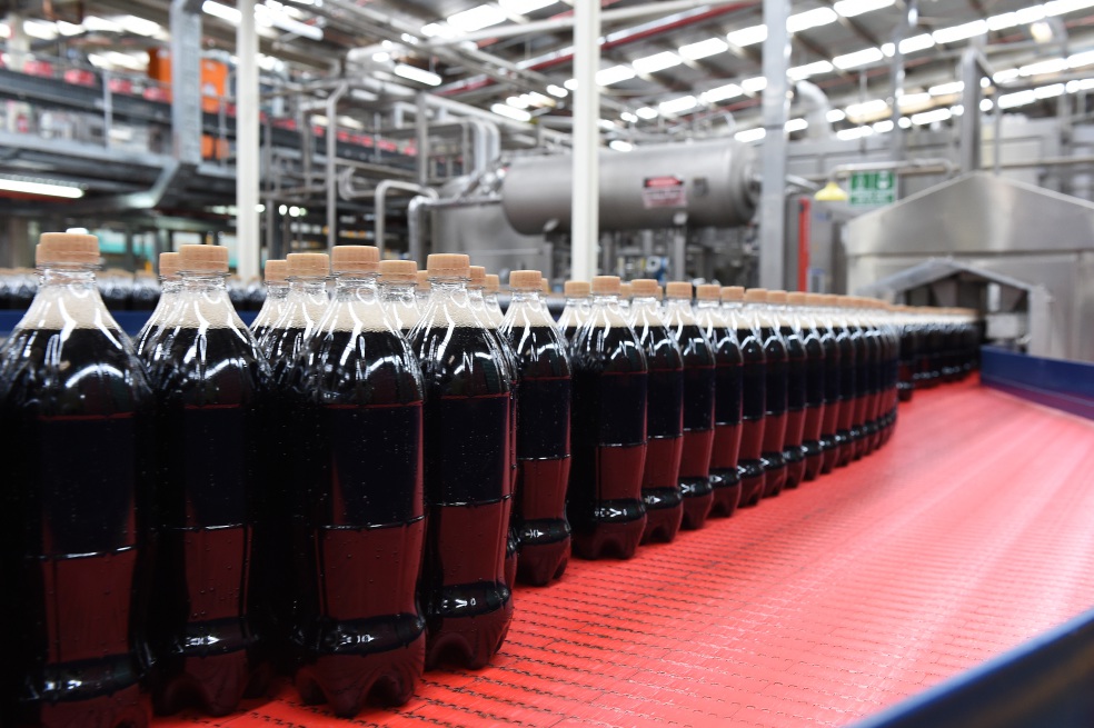 “No aceptamos el impuesto a las bebidas azucaradas”, dijo Hernando J. Padauí, presidente de la Comisión Tercera. / Bloomberg