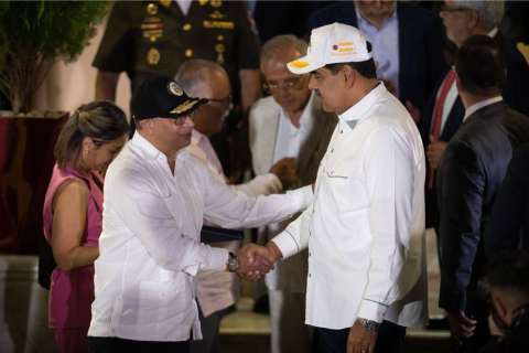 Petro puso a Colombia en guardia tras ataques en Venezuela y caída de Maduro
