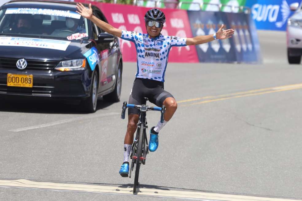 Yesid Pira, ganador y nuevo líder de la Vuelta a Colombia.
