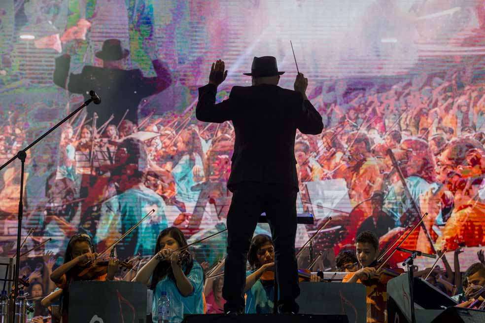 Gustavo Santaolalla durante la presentación en el marco de Medellín Vive la Música. / Yojan Valencia.