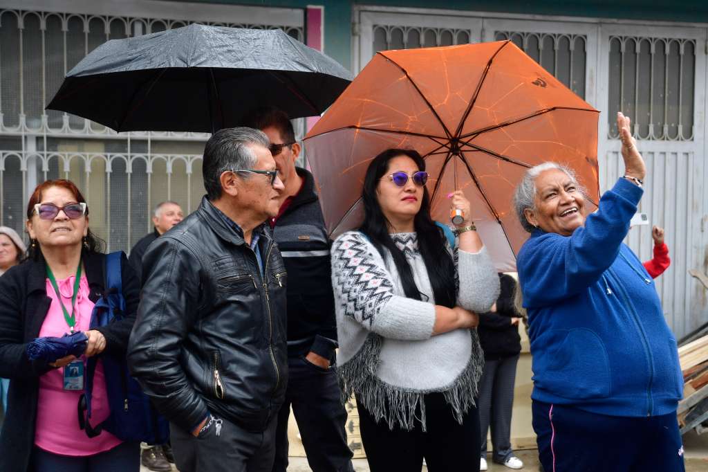 Primeros recorridos autónomos y energizados de los trenes de la Línea 1 del Metro de Bogotá sobre el viaducto entre la estación uno (Gibraltar) y a estación dos al sur de la ciudad. El recorrido contó con pasajeros invitados y asistentes que observaban el movimiento de los vagones sobre los rieles.