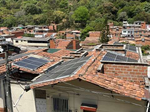 Hay 18.000 comunidades que quieren producir energía, pero aún no hay reglas claras