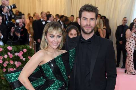 Miley Cyrus habla sobre su divorcio de Liam Hemsworth: “Lo supe en Glastonbury”