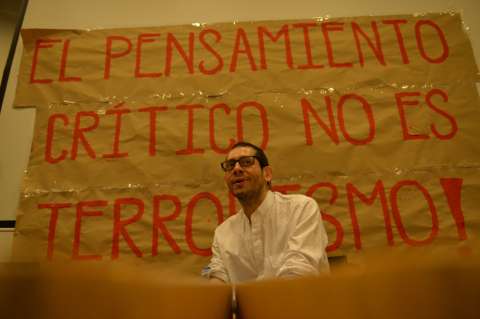 Docente de la U. Nacional fue retenido en aeropuerto de Lima, según esa institución