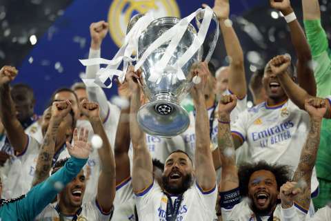 Ya es oficial: Karim Benzema no jugará más con Real Madrid