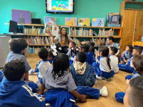 Bibliotecas circulares, un espacio de encuentro para los recicladores de Medellín