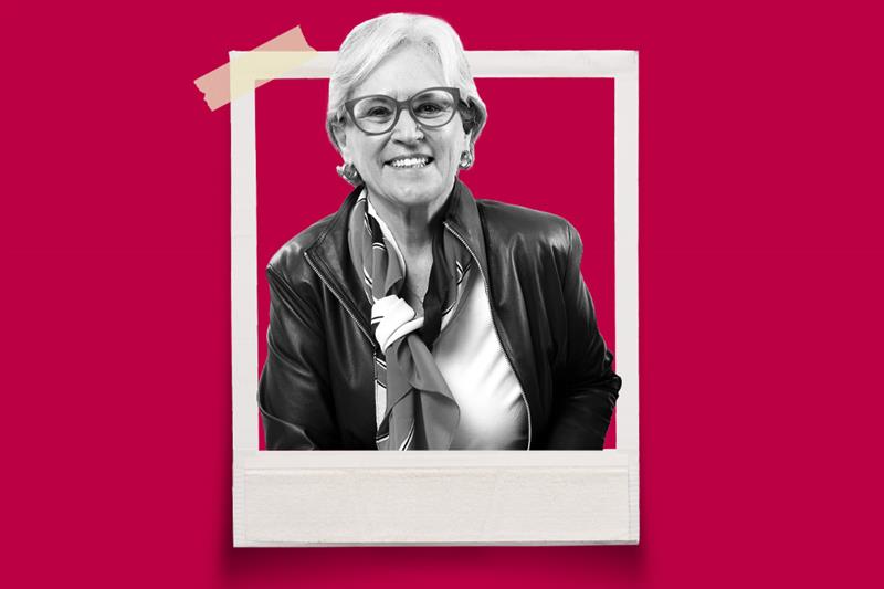 En 2010, María Elvira Samper recibió el Premio Nacional de Periodismo Simón Bolívar en la categoría Vida y Obra.