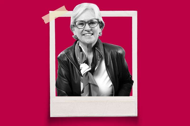 En 2010, María Elvira Samper recibió el Premio Nacional de Periodismo Simón Bolívar en la categoría Vida y Obra.