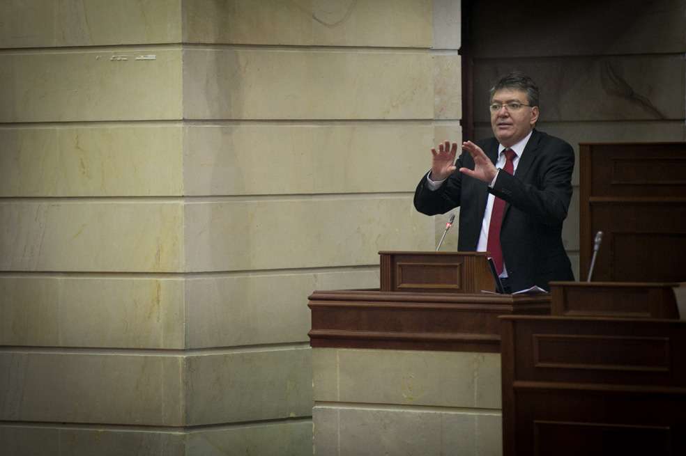 El ministro de Hacienda, Mauricio Cárdenas, durante la presentación del proyecto de ley de reforma tributaria en el Congreso de la República. / Emilio Aparicio - Minhacienda