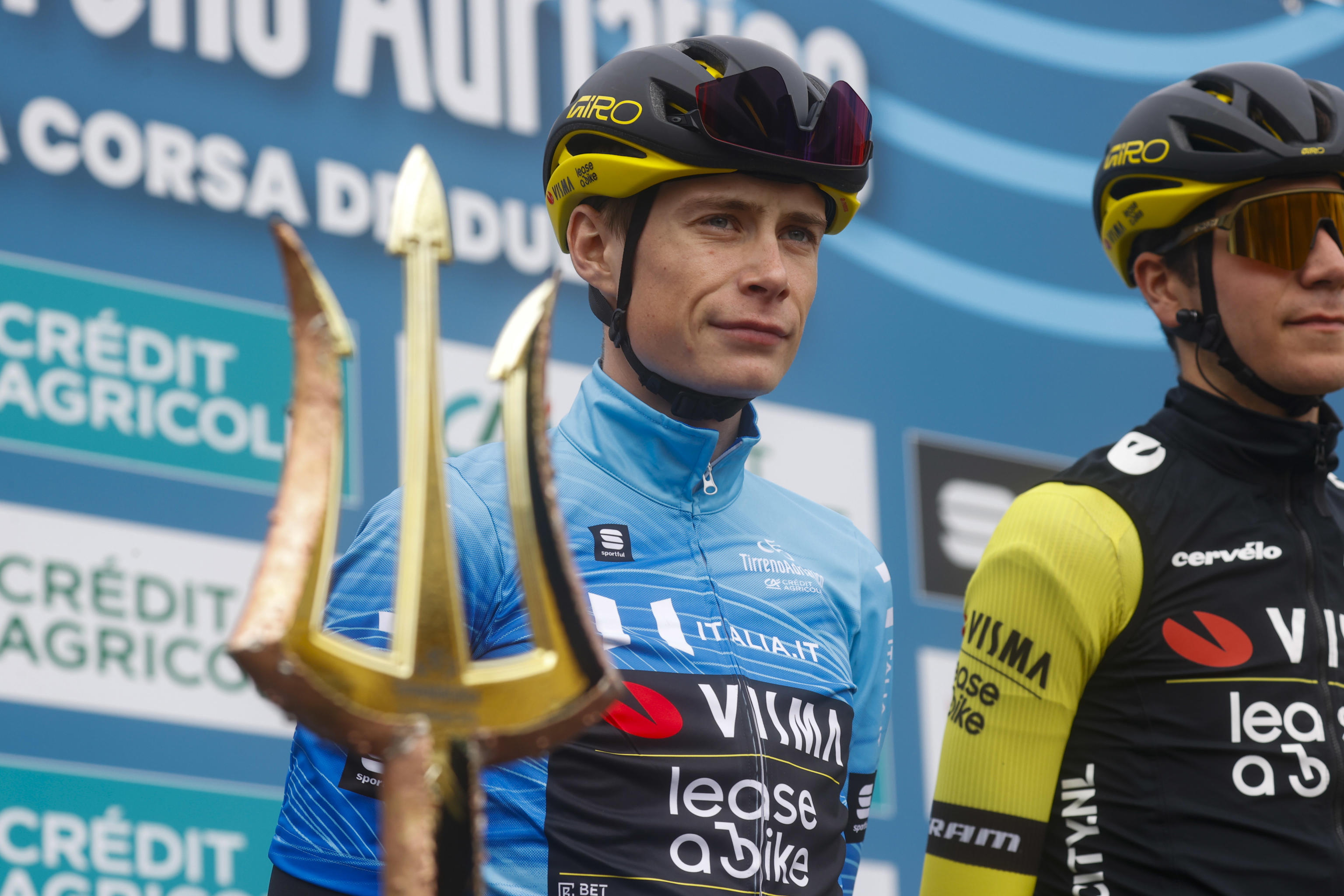 -FOTODELDÍA- Sassoferrato (Italia), 09/03/2024.- El danés Jonas Vingegaard (Team Visma Lease a Bike) antes del comienzo de la 6ª etapa de la Tirreno-Adriático sobre 180km desde Sassoferrato a Cagli, Italia.- EFE/ROBERTO BETTINI