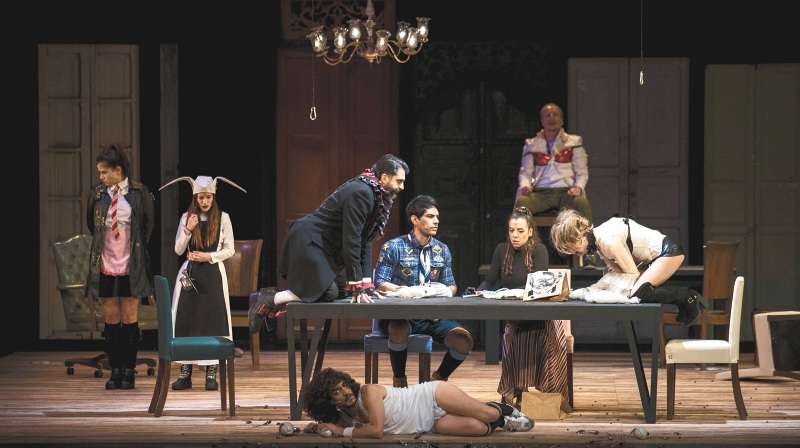 En la obra participan Fabio Rubiano, Marcela Valencia, Liliana Escobar, Jacques Toukhmanian, Jonatan Cabrera, Ana María Cuéllar, Mónica Giraldo, Mauricio Santos y Santiago Londoño. / Cortesía Teatro Petra