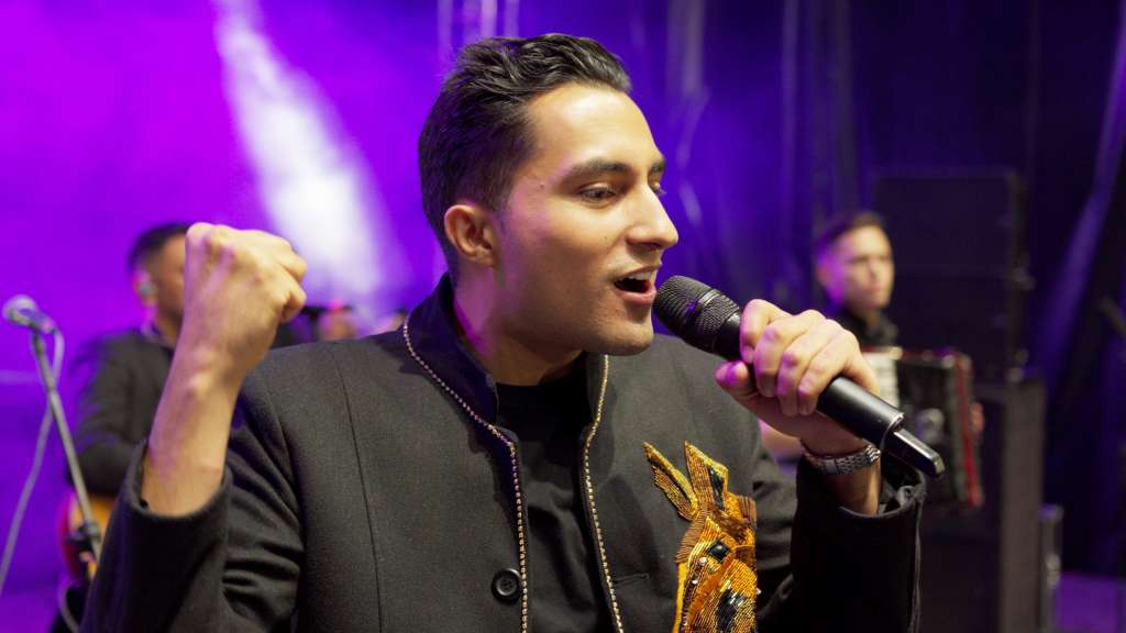 ¿Quién canta en la novela de Darío Gómez de RCN? Es un joven abogado y músico