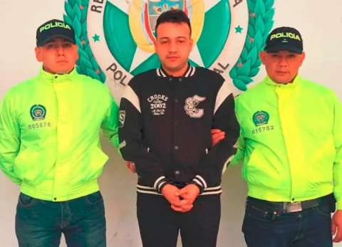 Capturan a productor musical en Medellín por acosar a una menor de 14 años