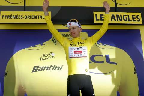 Tadej Pogacar dio espectáculo en la etapa tres del Tour de Francia y es líder de la general