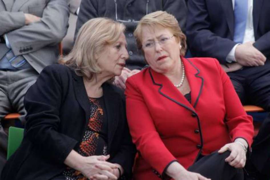 Helia Molina y la presidenta de Chile, Michelle Bachelet.