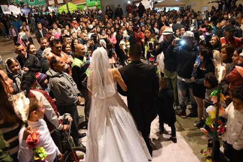59 parejas se juraron amor eterno en el Transmicable