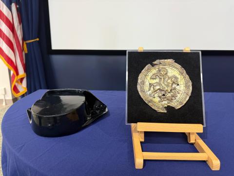 Estados Unidos repatría a España un medallón visigodo aparecido en Nueva York