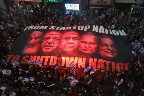 Miles de manifestantes salieron a la calle en Israel contra reformas de Netanyahu