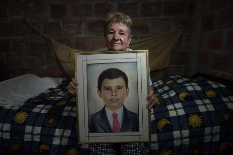Mujeres resisten y buscan a sus desaparecidos en ríos, esteros y escombros