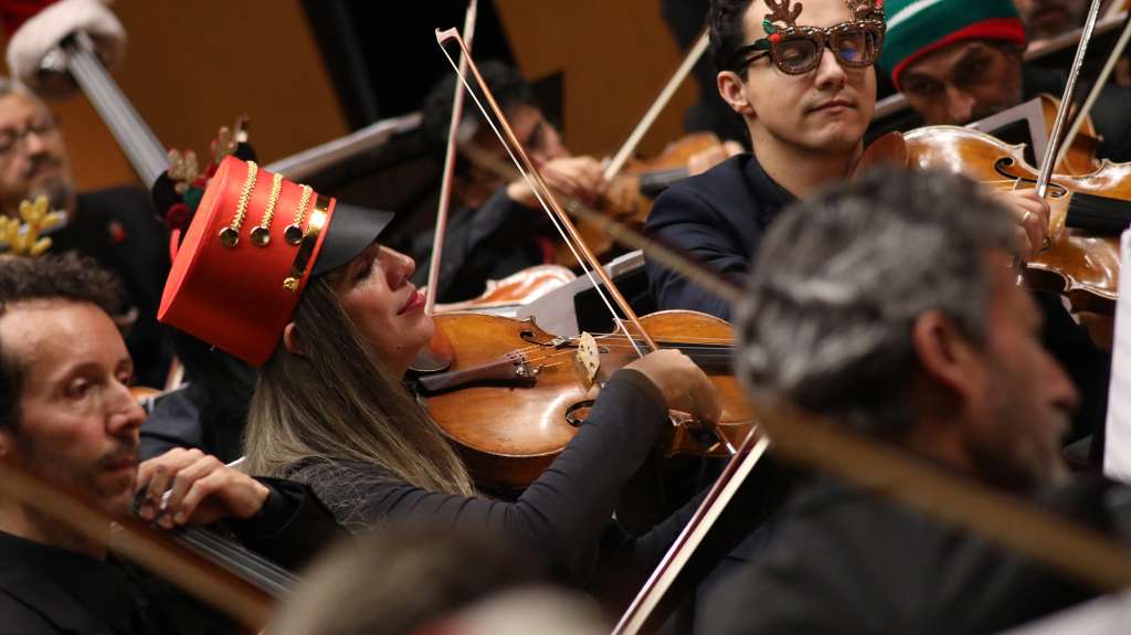 La trayectoria de la Orquesta Filarmónica de Bogotá está marcada por su capacidad para interpretar a compositores de la talla de Mahler, Bruckner y Bartók.