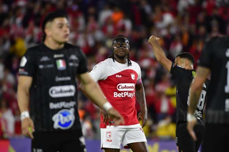 El penal de Barrios abrió el marcador y silenció al Campín, que contó con una asistencia de 14.246 hinchas.