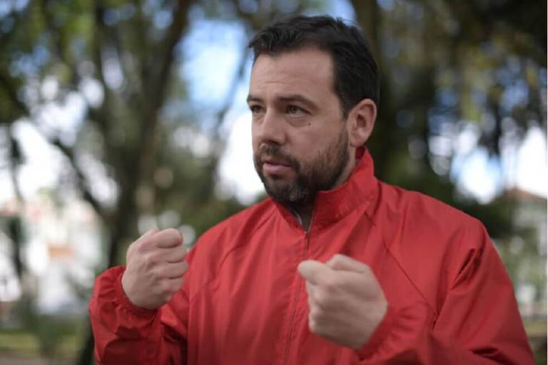 “No se puede ser independiente con el apoyo de tres expresidentes”: Galán