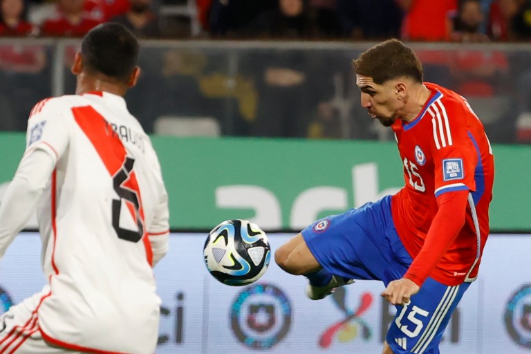 Eliminatorias Sudamericanas: Chile sufrió pero venció a Perú