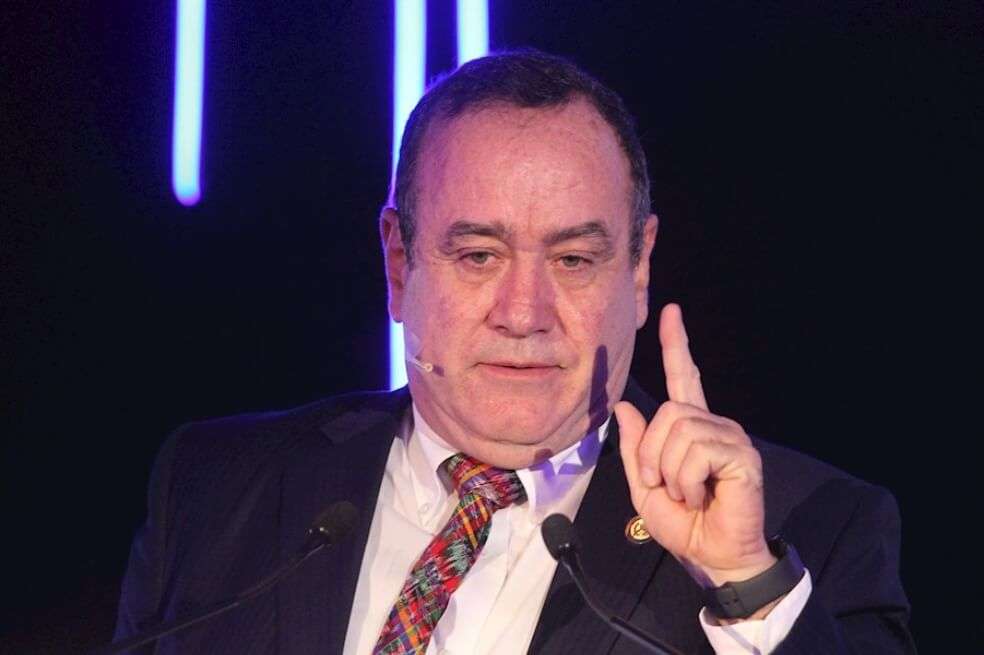El médico derechista, que alcanzó la presidencia en su cuarto intento, aseguró hace unos meses que reconocerá como presidente de Venezuela a Juan Guaidó. / EFE