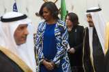 Michelle Obama genera revuelo al no usar velo en Arabia Saudí