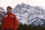 Michael Schumacher presenta ligera mejoría en su estado de salud