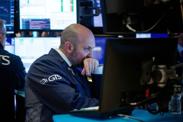 Wall Street rompe su racha y vive el peor mes desde que comenzó la pandemia