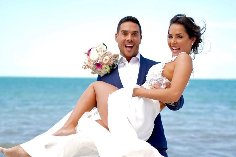 Esta foto corresponde al día de la boda. La protagonista de Hasta que la plata nos separe le dedicó a su esposo unas románticas palabras. “Sigamos construyendo una relación basada en el respeto, la admiración, la paciencia, el trabajo en equipo, pero sobre todo en el amor. Te amooooo babycito”.