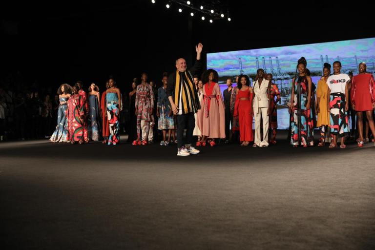 Pasarela Cromos: Diego Guarnizo y Feliza conmueven en Colombiamoda 2022