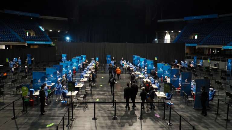 Zona de vacunación en el Movistar Arena