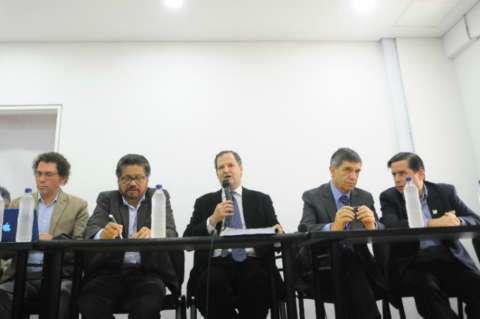 Comisionado Paz cierra puerta a negociar con paramilitares