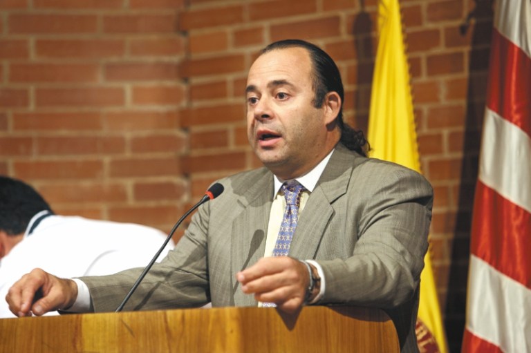 Luigi Echeverri desmiente señalamiento de Barreras sobre su supuesta incidencia en los ascensos militares