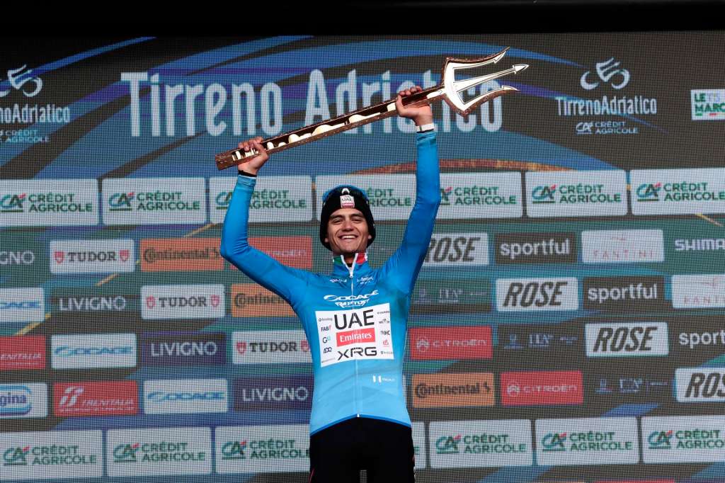 San Benedetto del Tronto (Italy), 15/03/2026.- Isaac Del Toro of Mexico wins the overall classification of the 61st edition of the Tirreno-Adriatico 2026 after the seventh stage from Civitanova Marche to San Benedetto del Tronto, an 142 km, in San Benedetto del Tronto, Italy, 15 March 2026. (Ciclismo, Italia) EFE/EPA/ROBERTO BETTINI