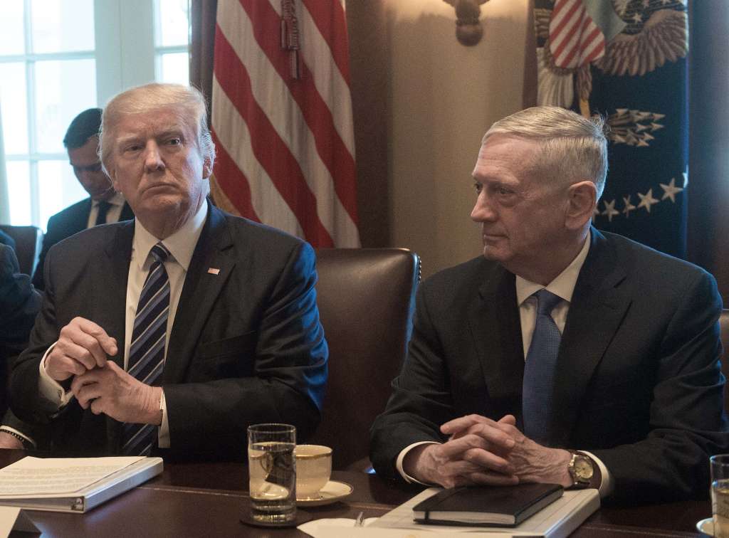 Donald Trump y James Mattis. / AFP