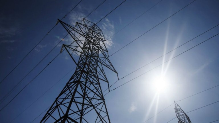 Más de 20 barrios se quedarán sin luz este lunes en Santa Marta