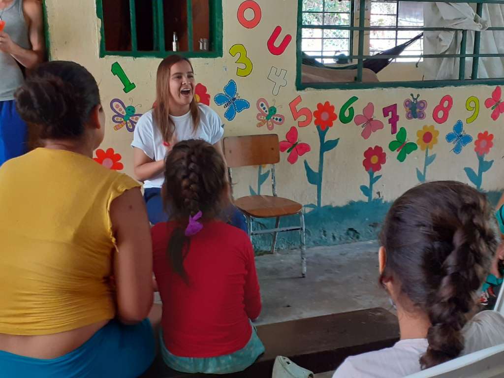 En diferentes regiones del país, donde la guerra continúa, Médicos sin Fronteras ha llegado a prestar atención médica y psicosocial a las comunidades afectadas.