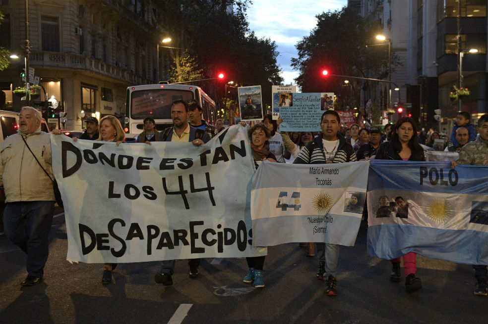 Familiares de los tripulantes del submarino argentino desaparecido exigen respuestas. / AFP